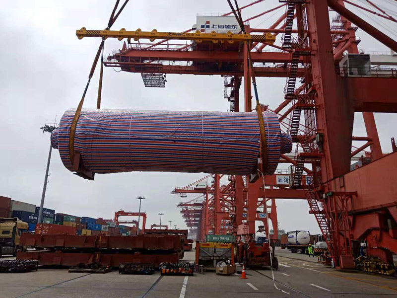 洋山(shān)港分(fēn)體(tǐ)吊裝(zhuāng)