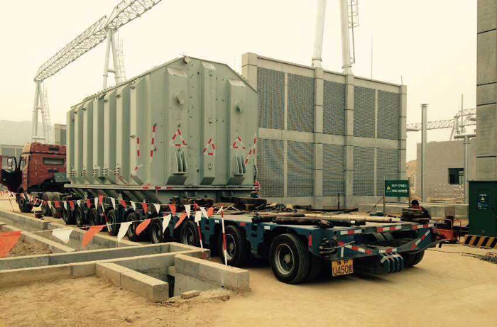 變壓器運輸就位